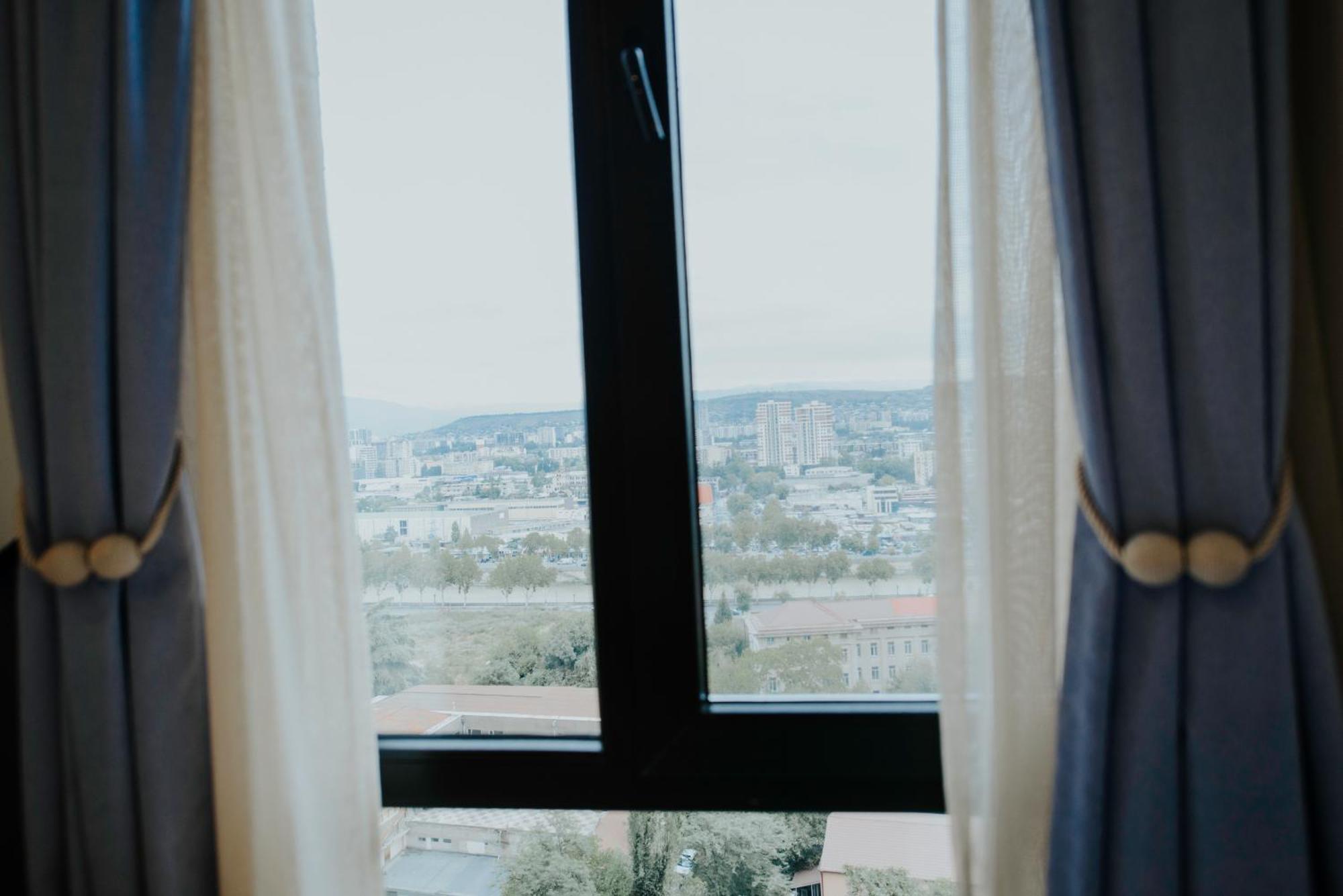 Skyline Luxury Suites Тбилиси Екстериор снимка