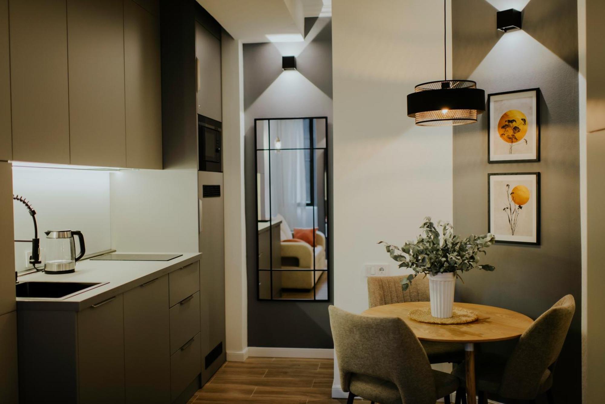 Skyline Luxury Suites Тбилиси Екстериор снимка
